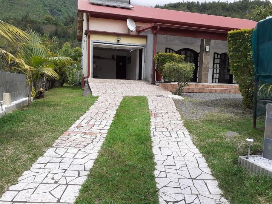 Charmante Maison Au Coeur Des 3 Montagnes Salazie Exterior photo